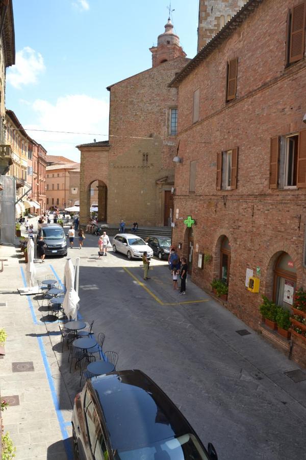 Palazzo Bufalari Appartamento In Centro Storico 皮耶韦城 外观 照片